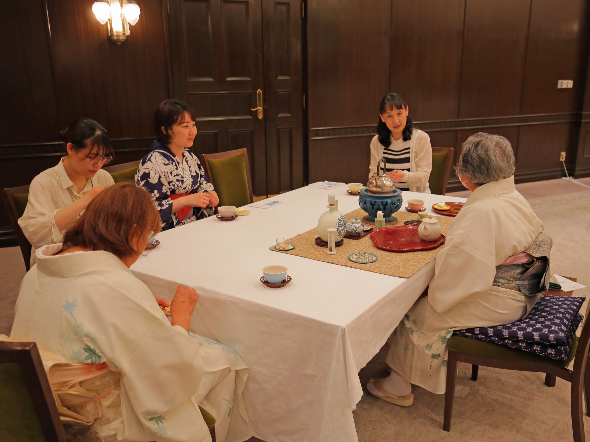 月光の間(奥)煎茶席 駿東地区/「黄瀬川」席