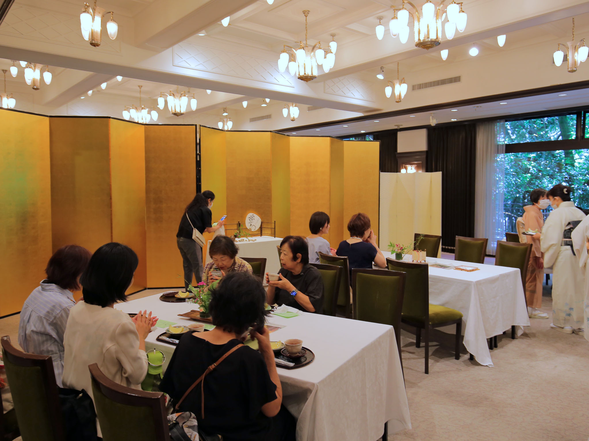 月光の間(手前)呈茶席 沼津地区