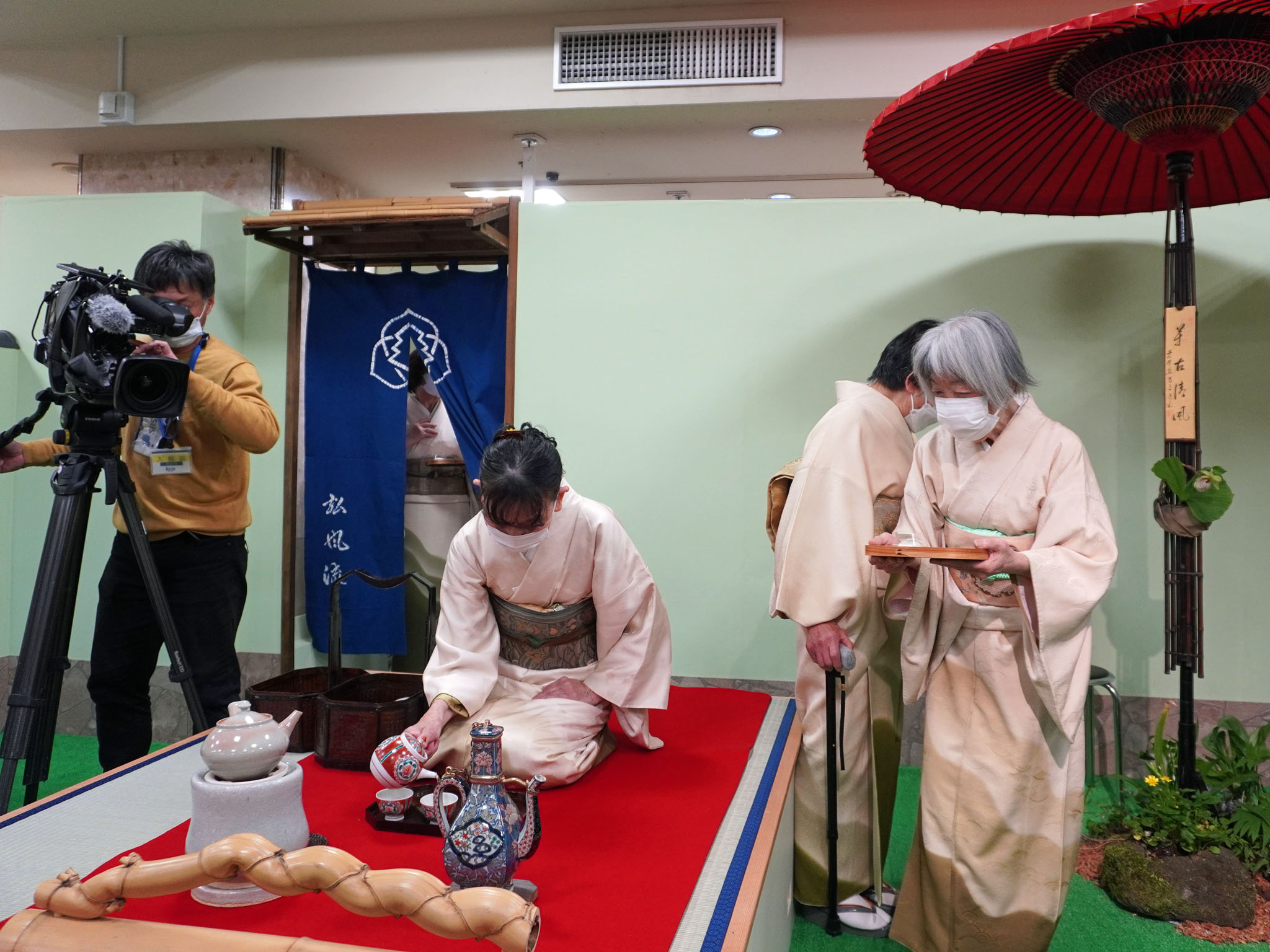 テレビや新聞の取材が入りました