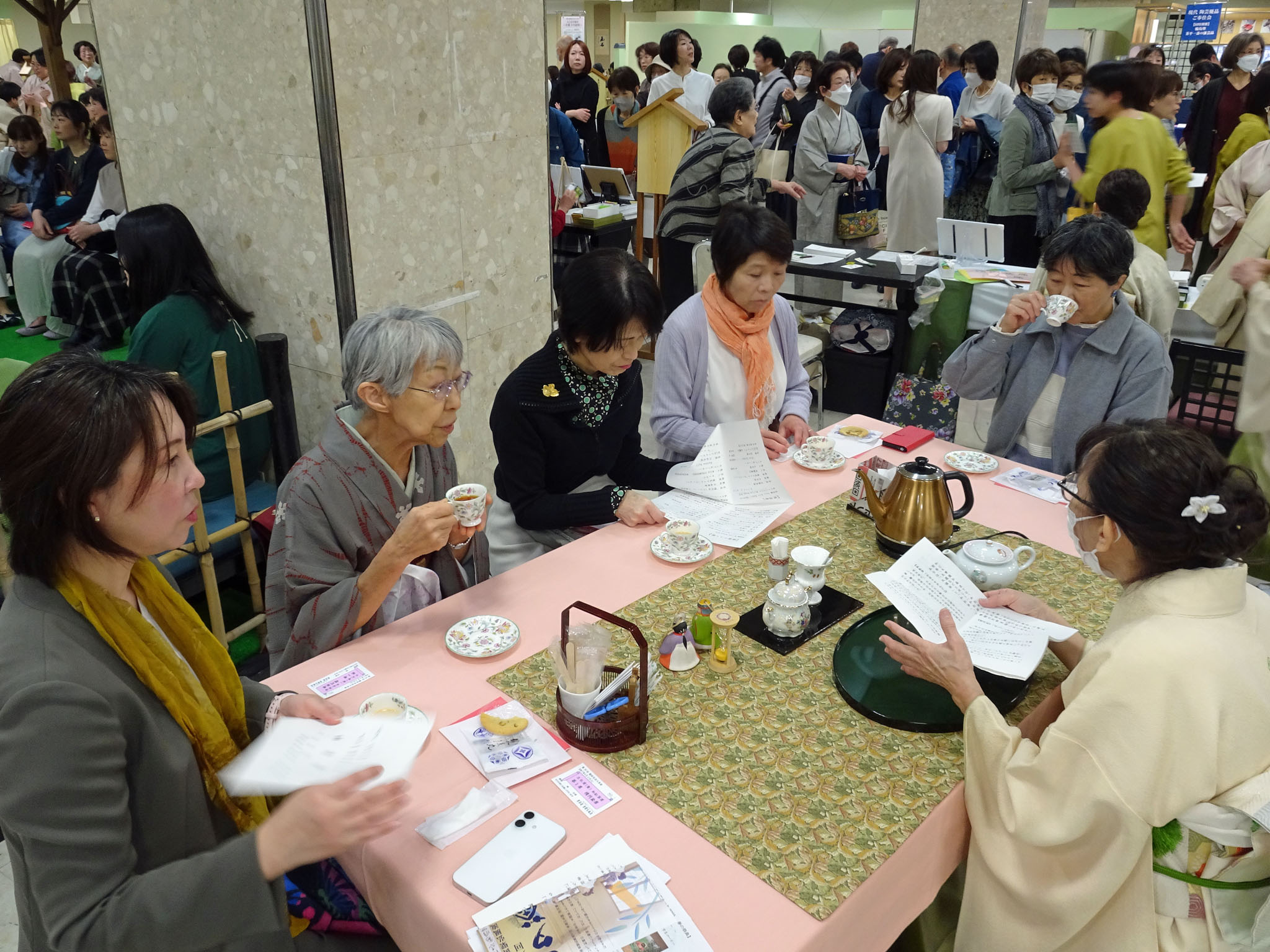 和紅茶席 楕円盆席