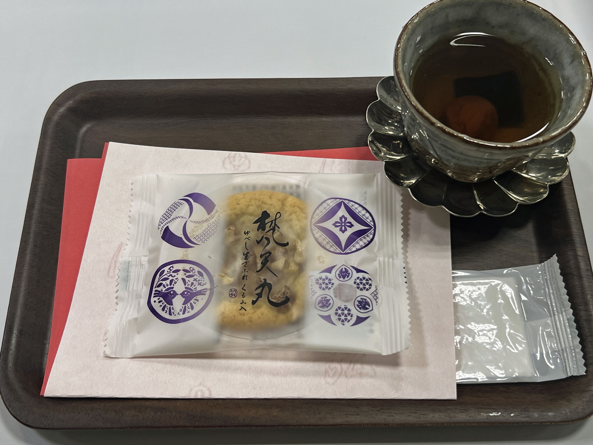 ウェルカムほうじ茶と仙台のお菓子「梵天丸」