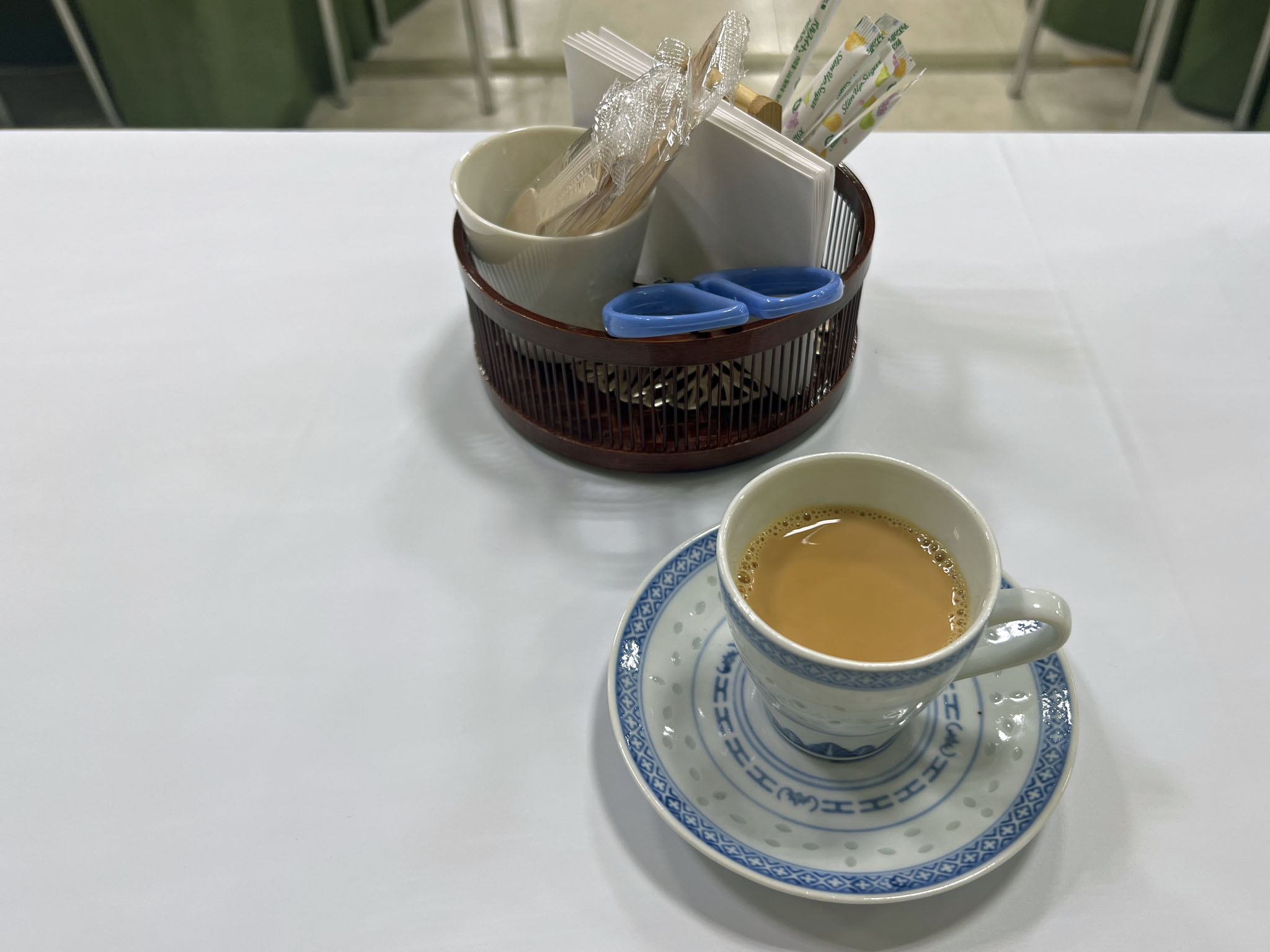 点前でお出しした和紅茶ミルクティ 砂糖を入れるのもオススメ