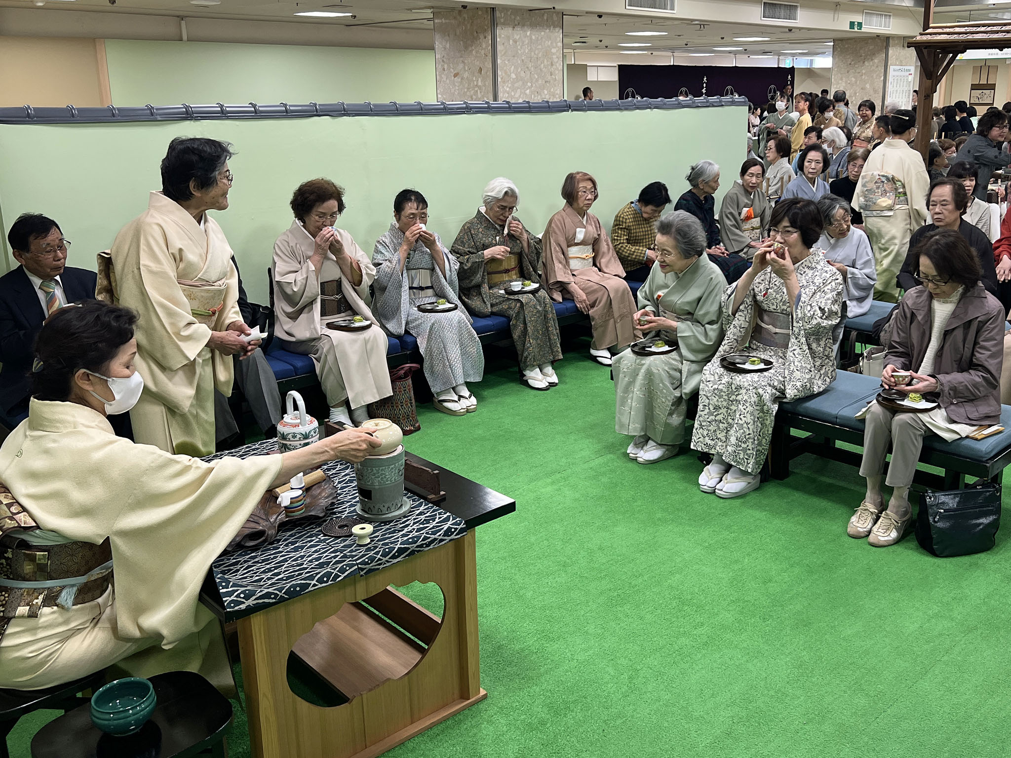 静岡茶道連盟理事長にご入席いただきました