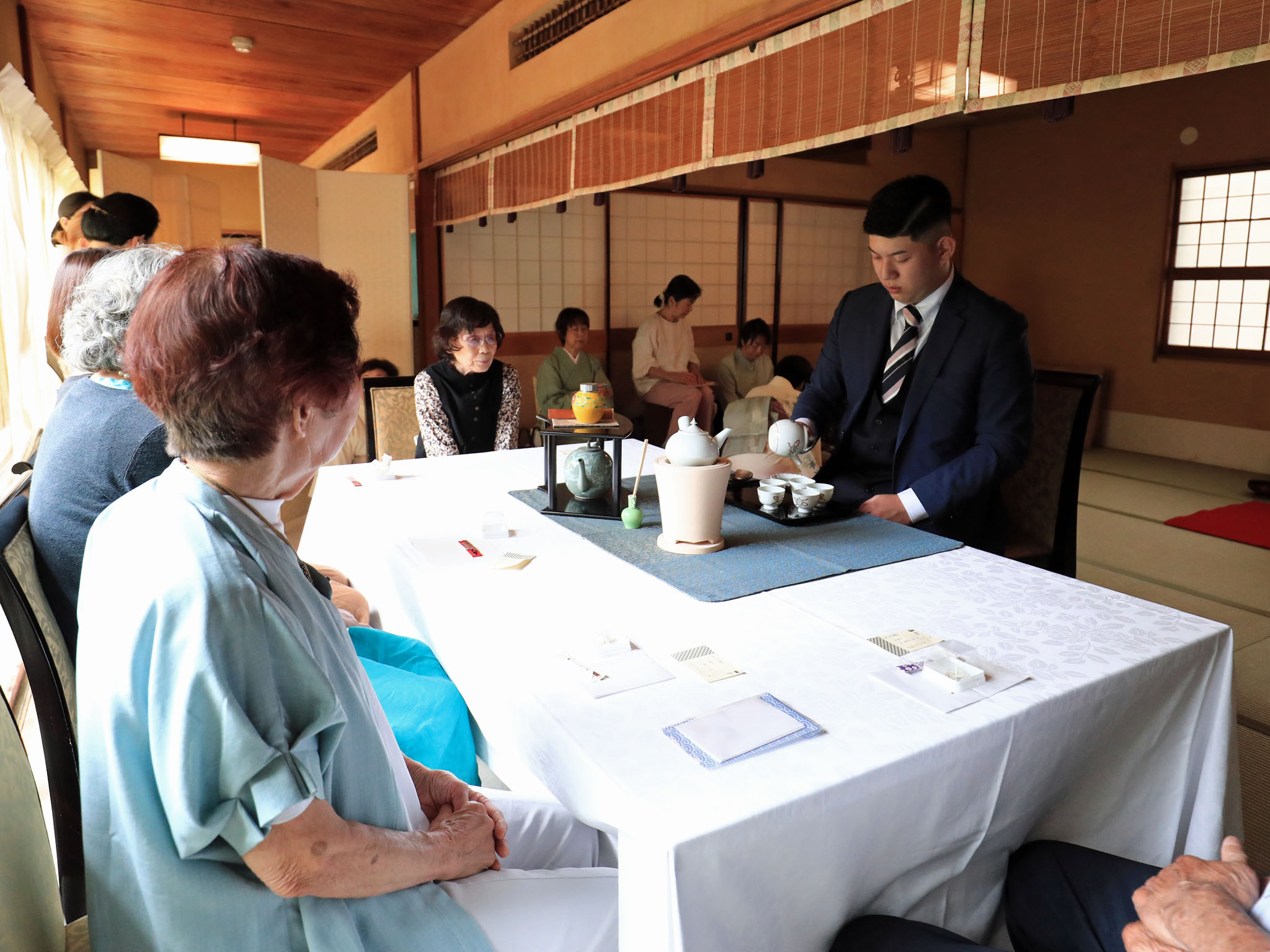 若松の間 煎茶趣向席 立礼 煎茶丸盆席
