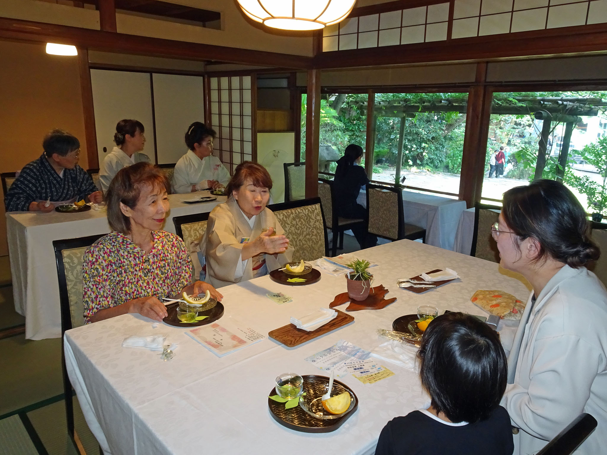 明輝館一階 青葉の間 立礼略式喫茶席